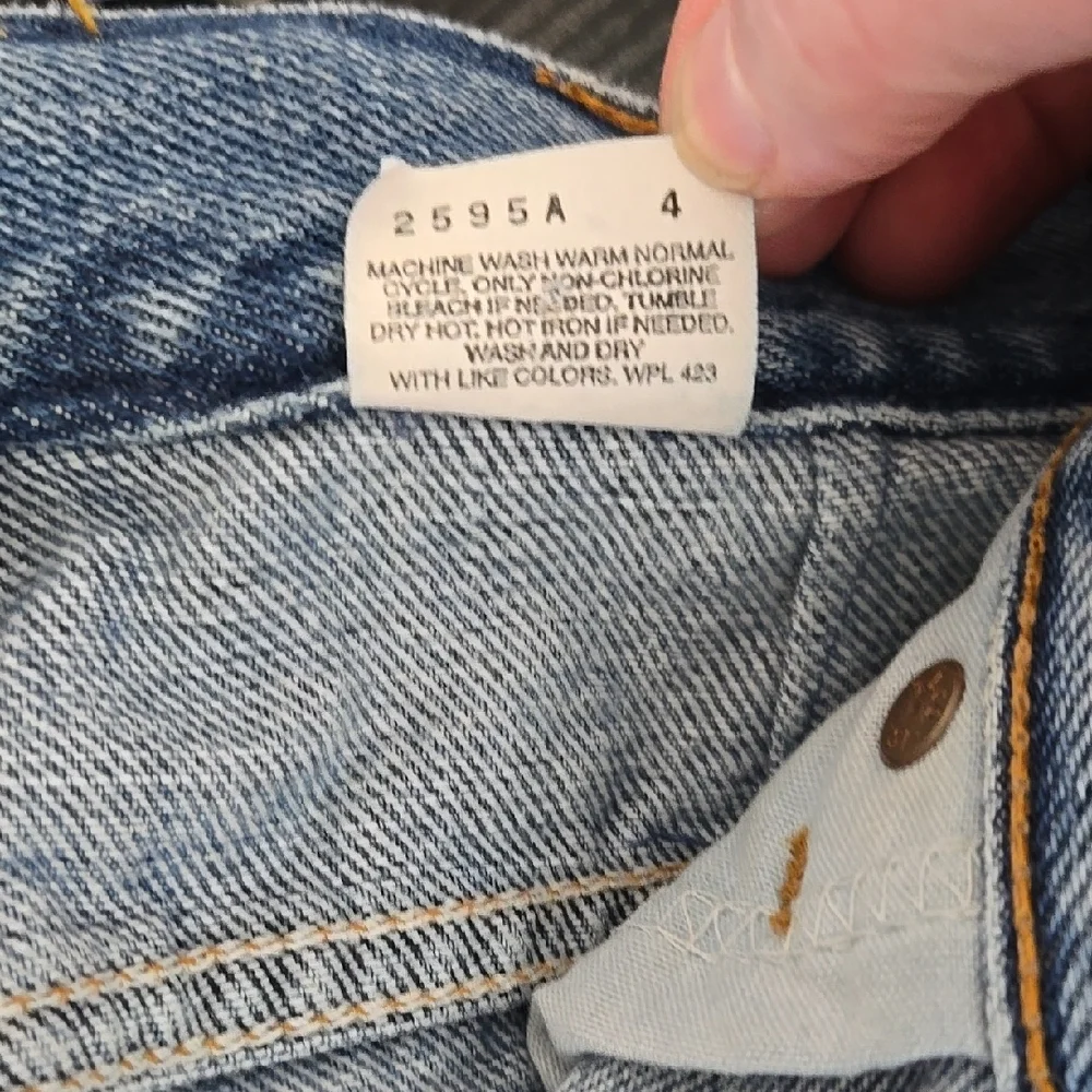 Levi's 550 Relaxed Blue Denim Painted Yellow Banana Design Tapered Leg Jeans - Picture 12 of 15
